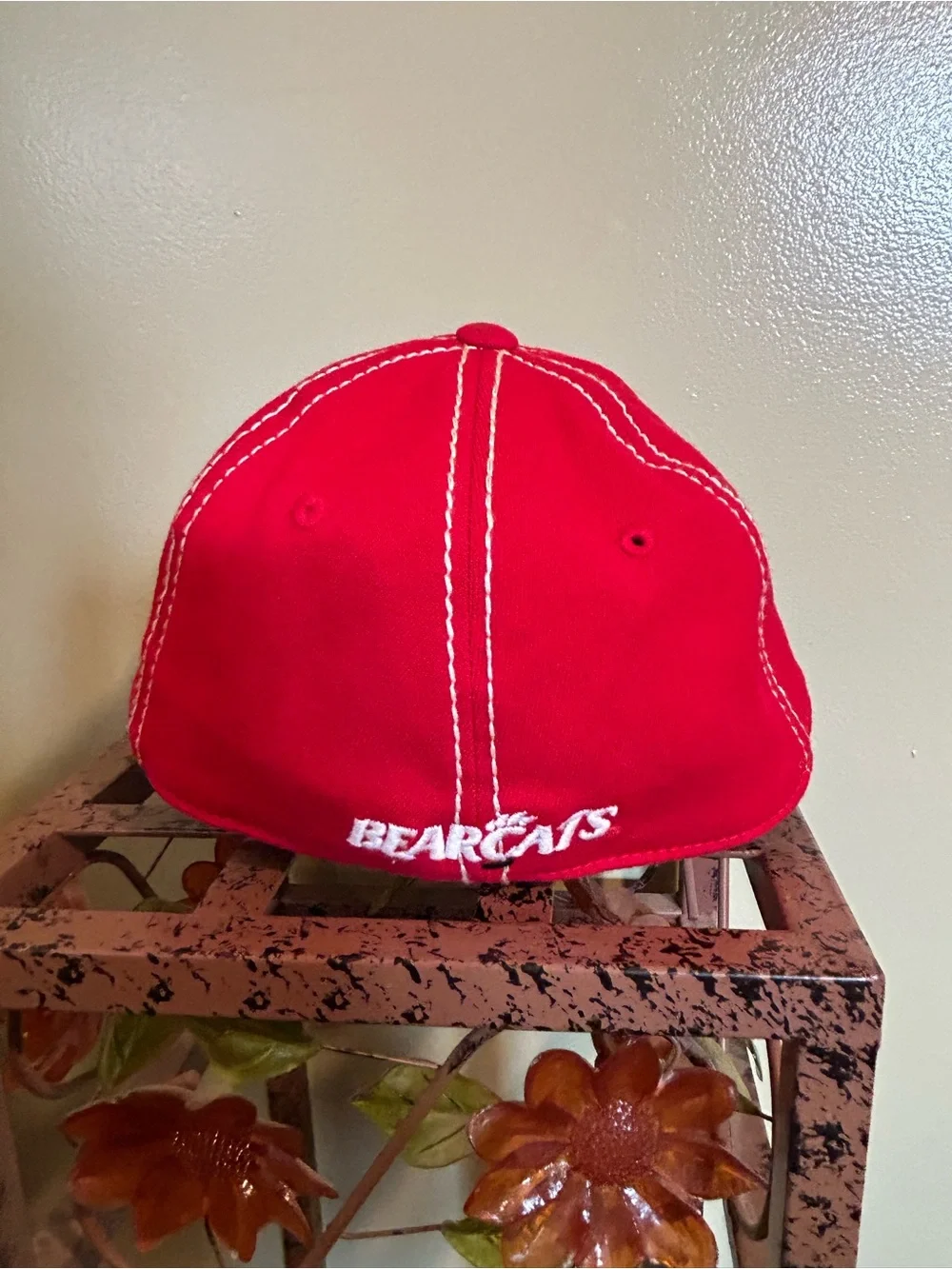 Top of the World Cincinnati Bearcats Stretch Fit Hat Red White Contrast Stitch